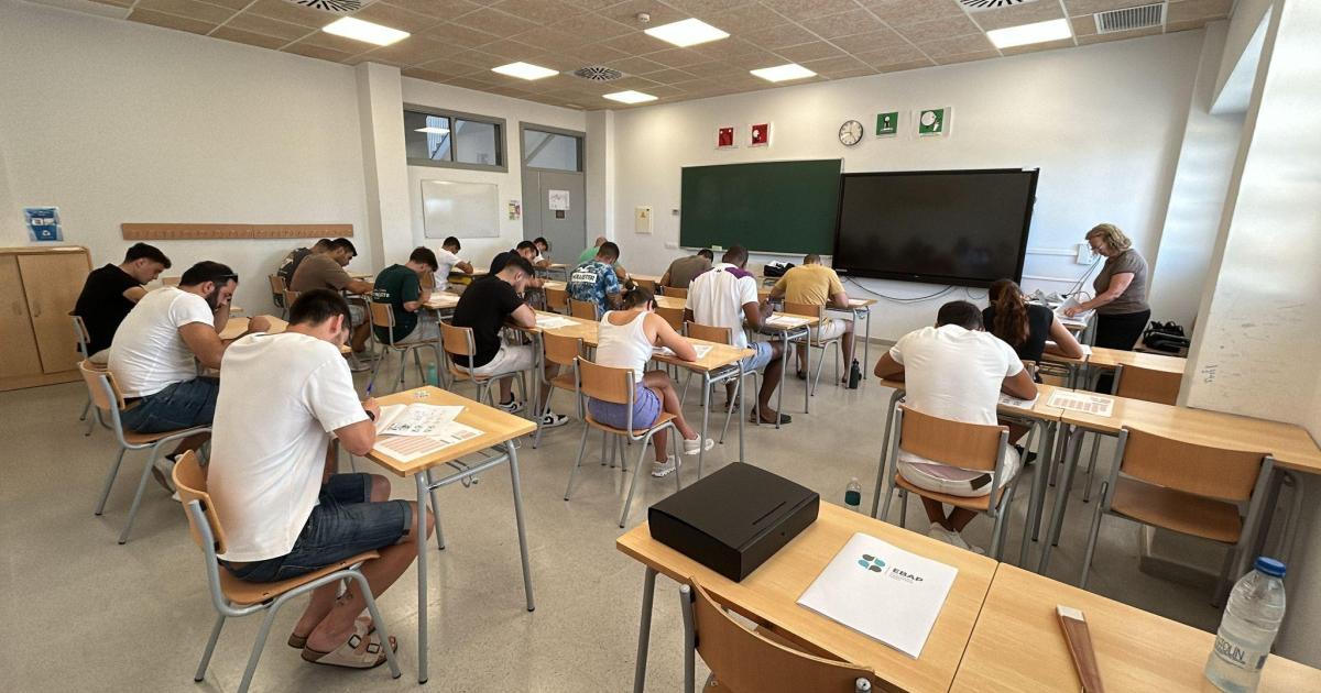 Repiten la prueba psicotécnica que dejó fuera a ocho aspirantes a policía local de Menorca
