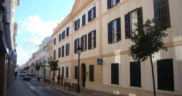 El ascensor principal del geriátrico municipal de Maó vuelve a funcionar
