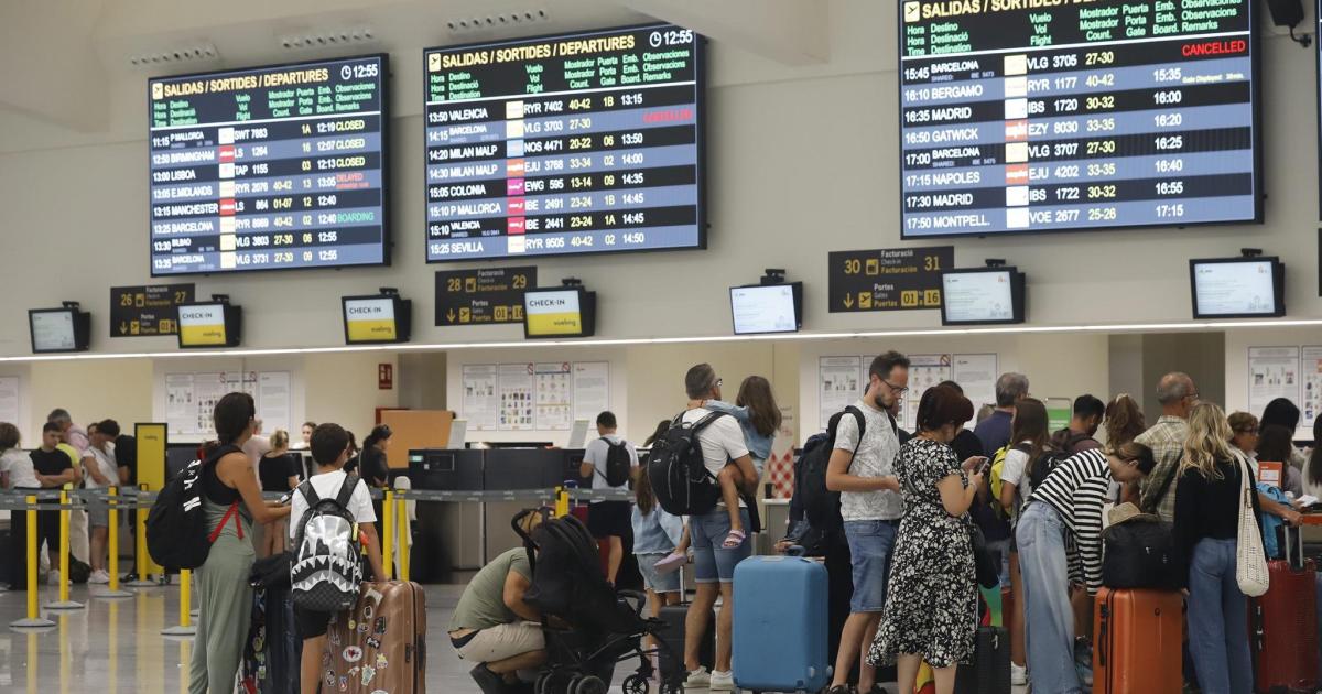Las llegadas a Menorca por vía aérea se estancan en pleno verano tras años de escalada