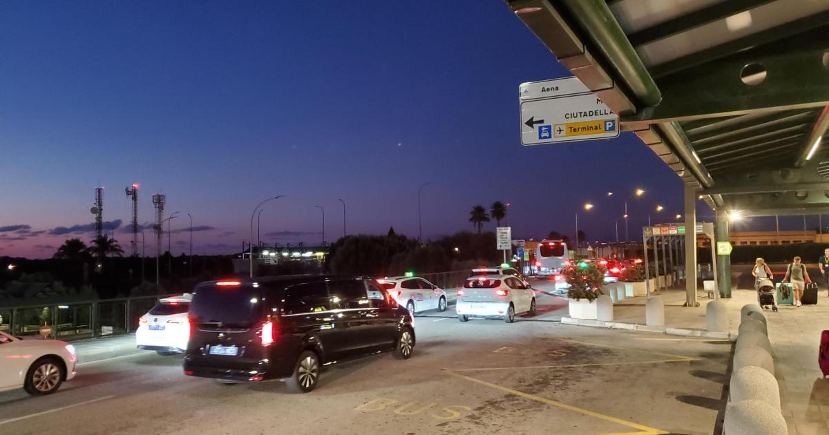 Conductores obligados a pagar por el colapso del parking exprés del Aeropuerto de Menorca