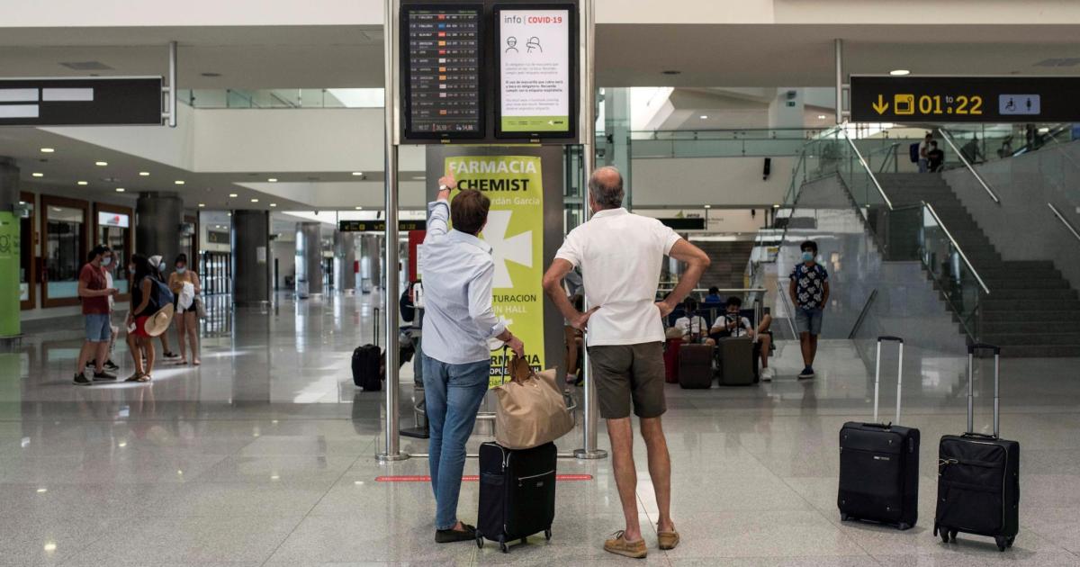 Buscan aerolíneas para una ruta de todo el año entre Menorca y Granada