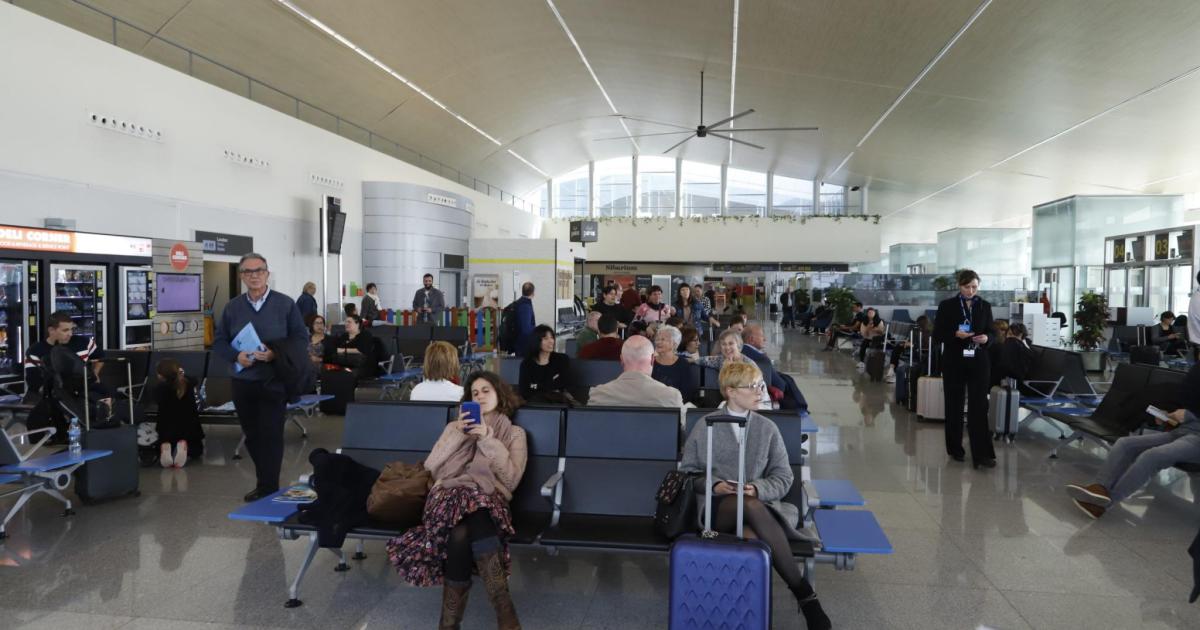 Más puertas y pasarelas: el aeropuerto de Menorca ampliará un 25 % la zona de embarque