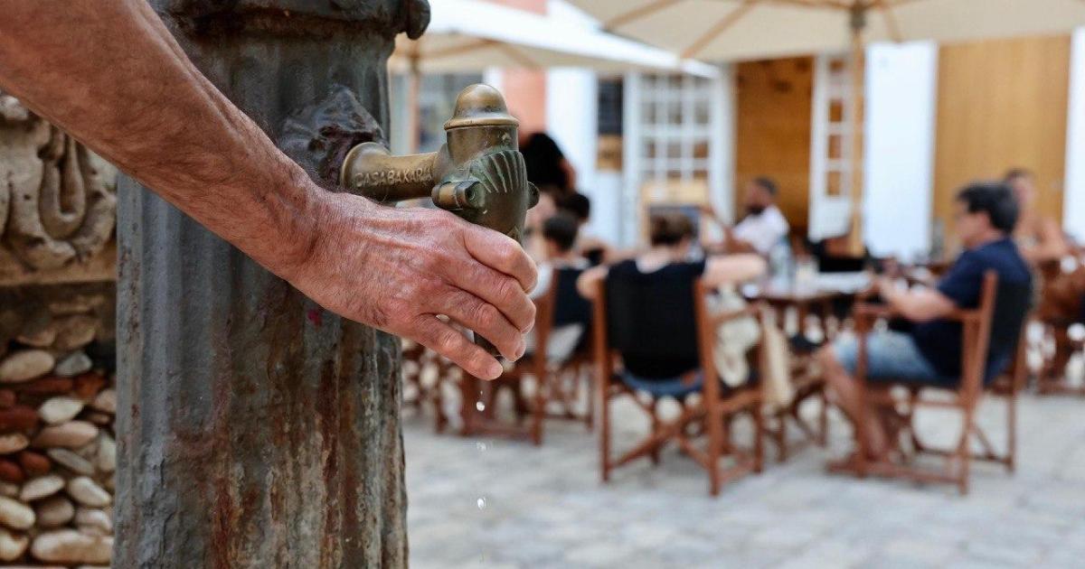 Ciutadella baja el consumo de agua con una presión 'suficiente' para los usuarios: «Está dando resultado»