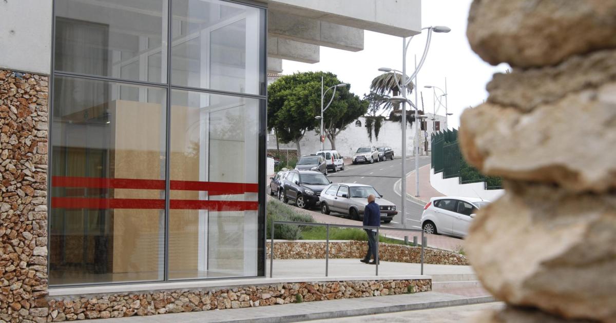Condenado por intentar disparar a un hombre con una pistola taser en Ciutadella