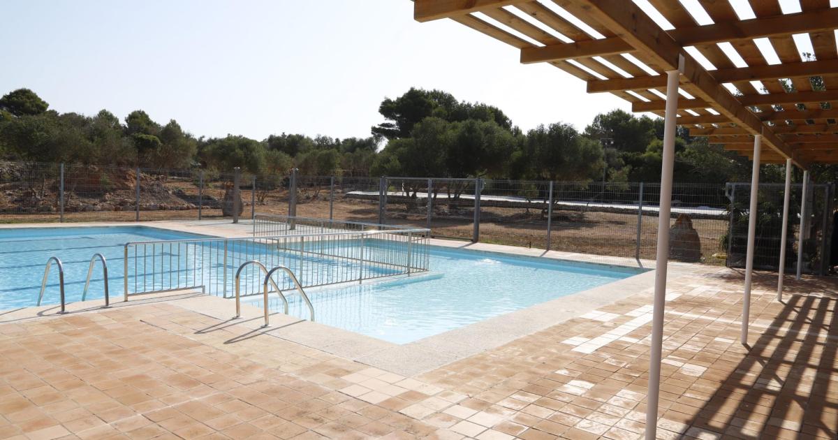 El Consell de Menorca invierte 350.000 euros en la reforma de la piscina del campamento de Biniparratx