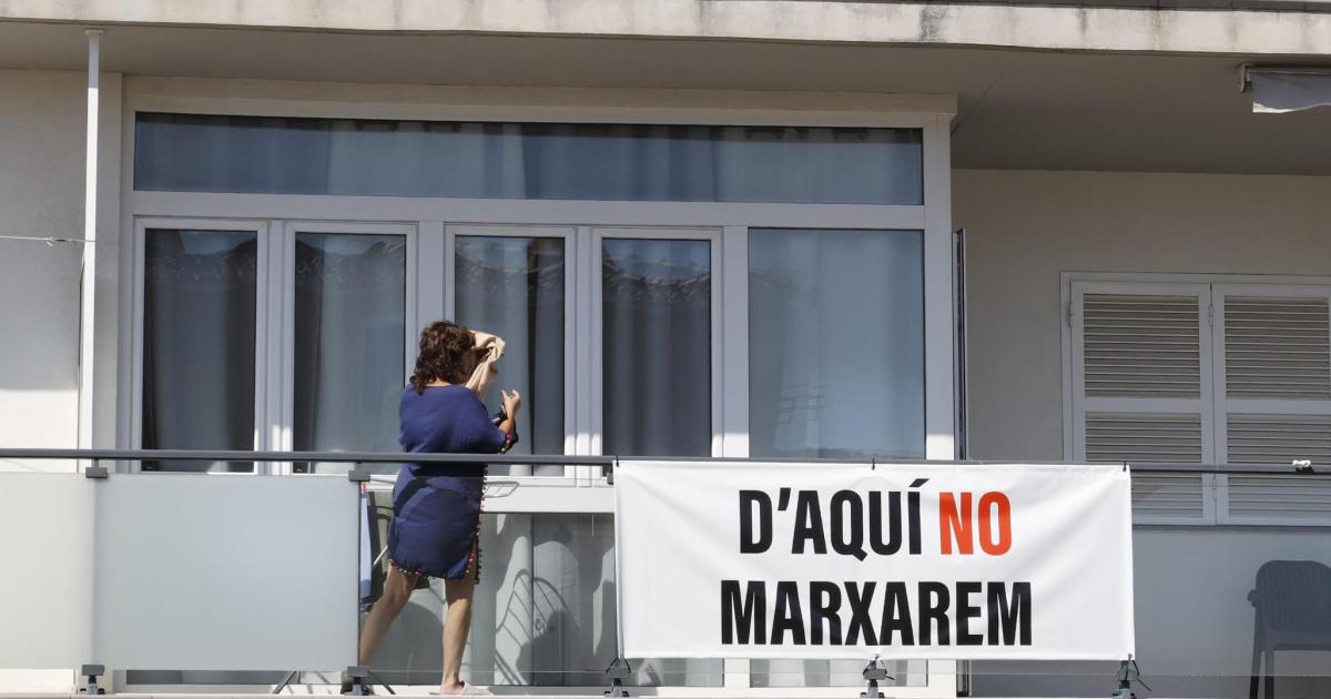 El Ayuntamiento de Alaior pide colaboración a los vecinos del bloque de pisos subastado
