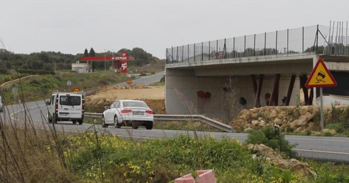 Casi el 60 % de los menorquines son partidarios de una carretera general con más carriles