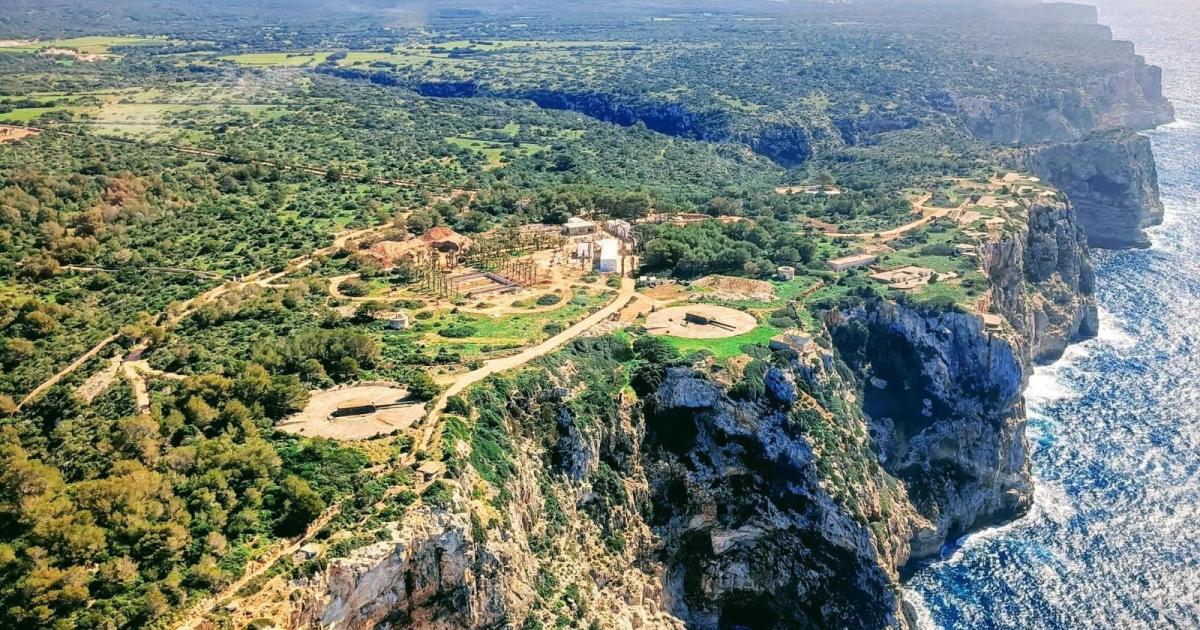 Los partidos políticos muestran sus diferencias en el pleno de Alaior por el pozo ilegal del hotel de Llucalari