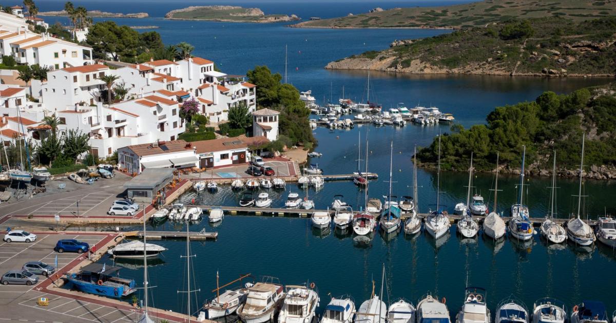 El GOB pide al Govern que dé por caducado el proyecto para ampliar el puerto deportivo de Addaia