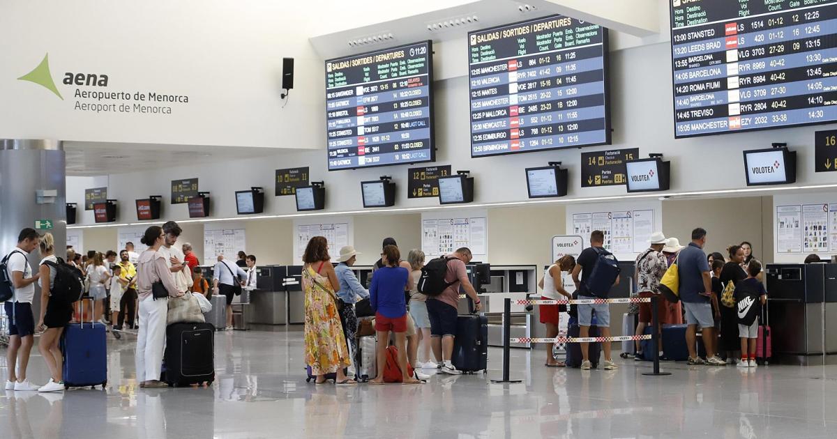 Bajan los pasajeros del Aeropuerto de Menorca tras años de subidas: ¿hay cambio de tendencia?