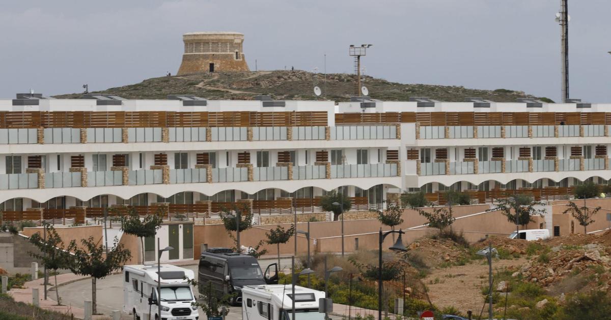 La polémica por la altura de los 22 chalés de lujo de Fornells acaba en los tribunales