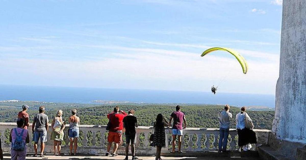 La Guardia Civil pone coto a los vuelos de parapente alrededor de El Toro