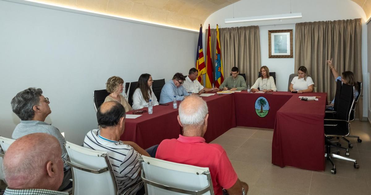 Es Migjorn Gran aprueba la recepción de Sant Tomàs con las dudas sobre el agua