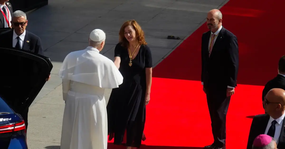 Papa León XIV en España, en directo | Discurso histórico en el Congreso, encuentro con víctimas de abusos y acto multitudinario en el Bernabéu