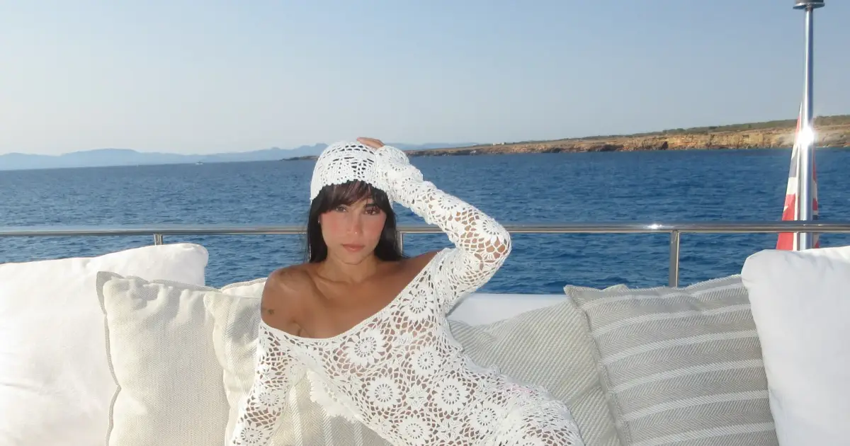 Aitana vuelve a elegir Ibiza para desconectar: "Siempre vuelvo a mi lugar favorito"